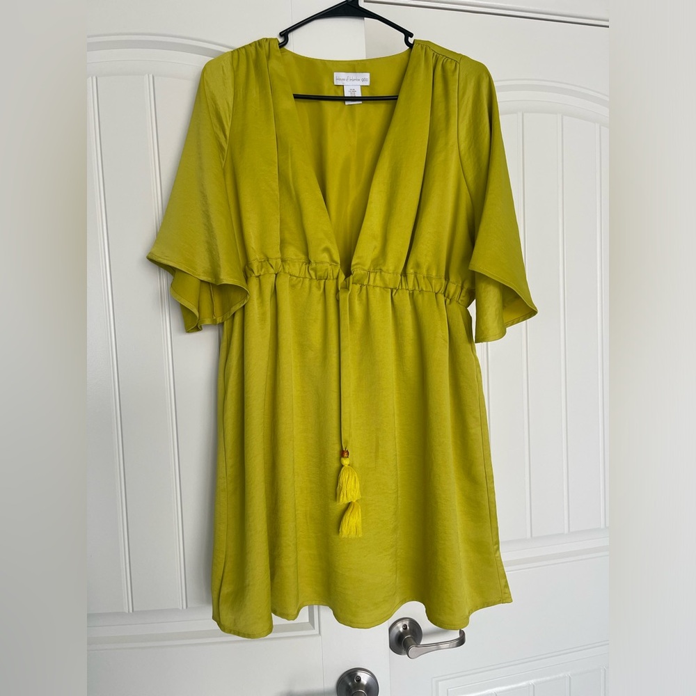 House of Harlow 1960 Yellow Garment